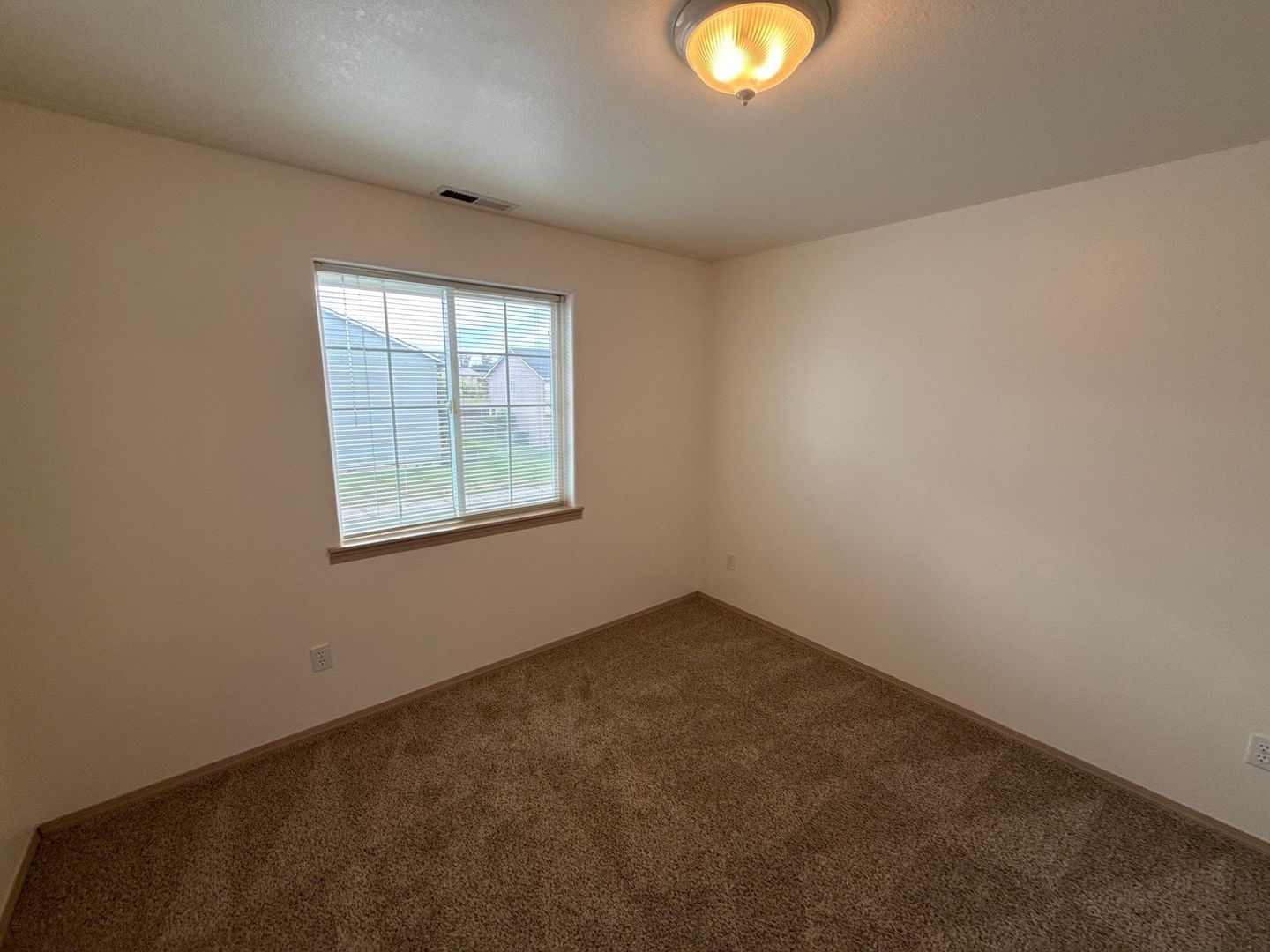 Keizer 3 Bed 2 Bath Duplex, 1 Car Garage, W/S Paid, AVAILABLE NOW! property image