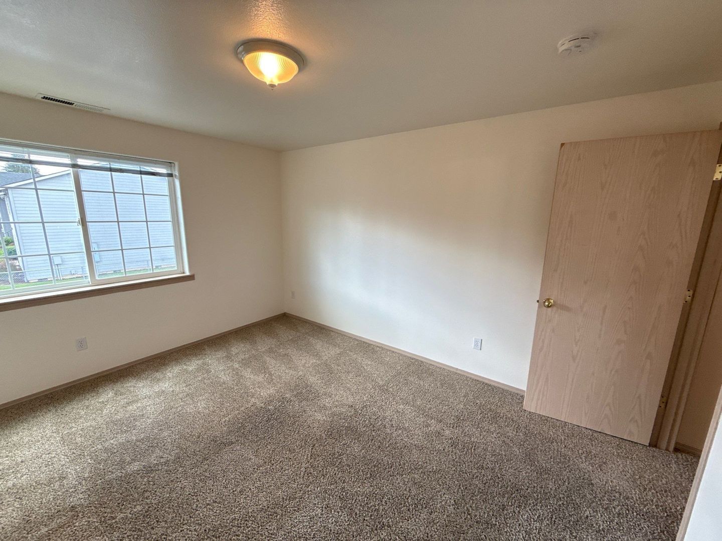 Keizer 3 Bed 2 Bath Duplex, 1 Car Garage, W/S Paid, AVAILABLE NOW! property image