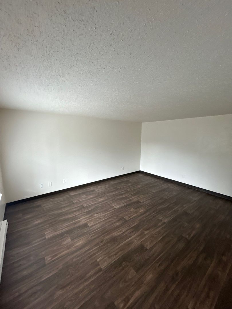 SE Salem 2 Bed 1 Bath 1 Story Complex, AVAILABLE NOW! property image