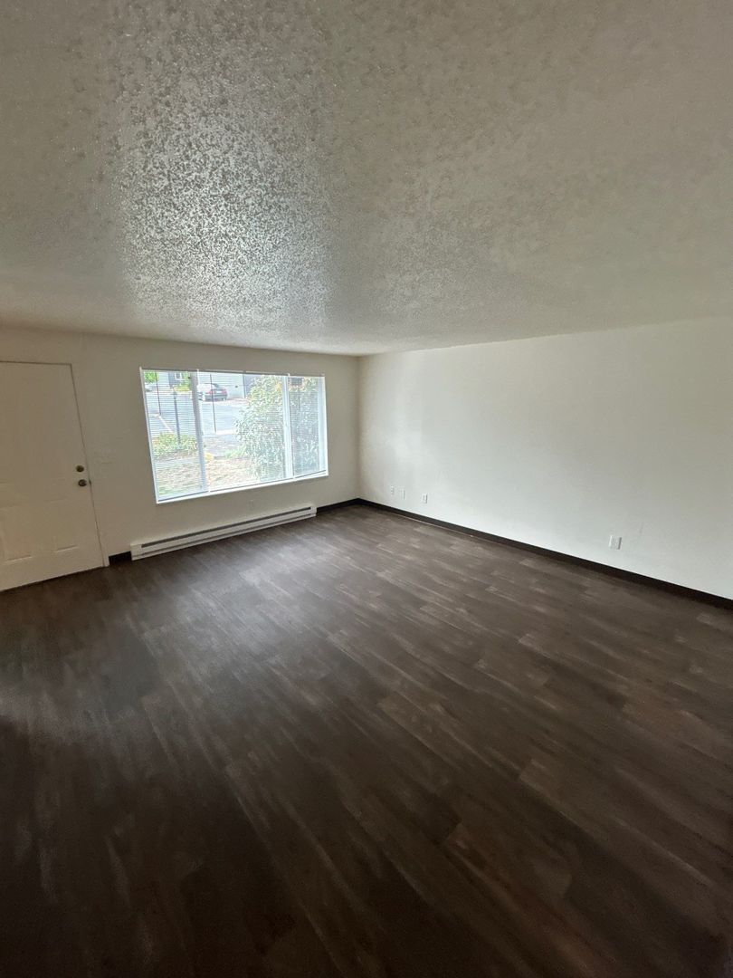SE Salem 2 Bed 1 Bath 1 Story Complex, AVAILABLE NOW! property image