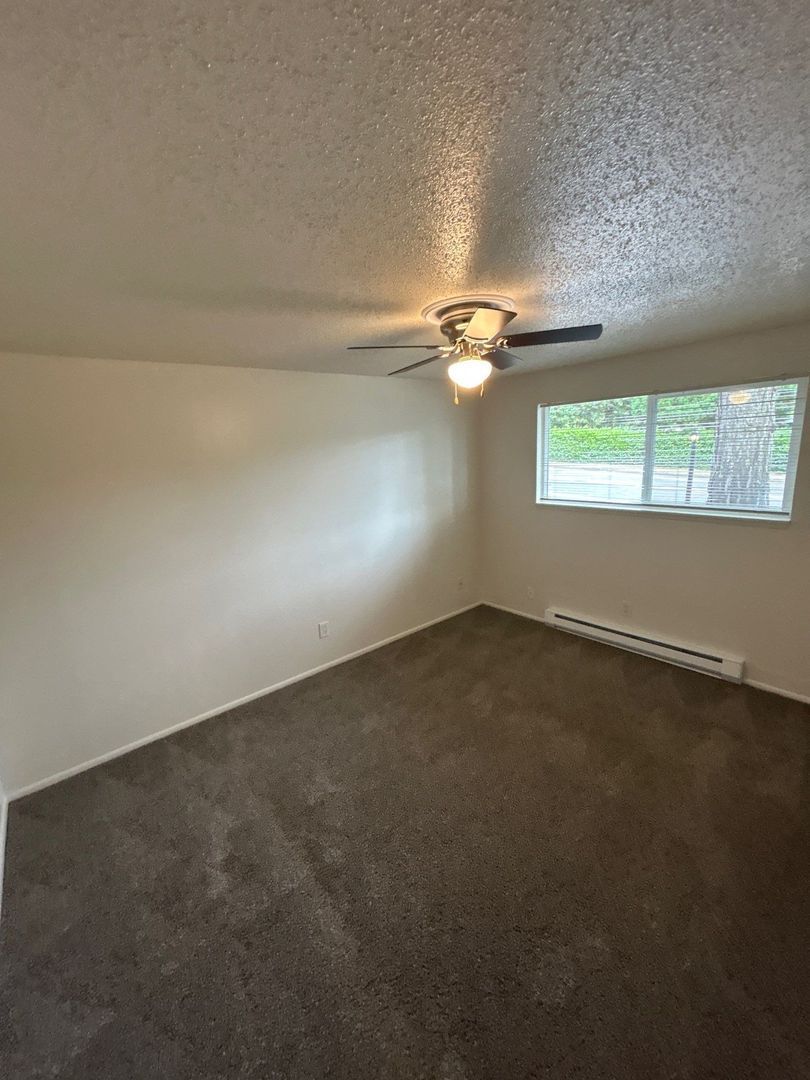 SE Salem 2 Bed 1 Bath 1 Story Complex, AVAILABLE NOW! property image