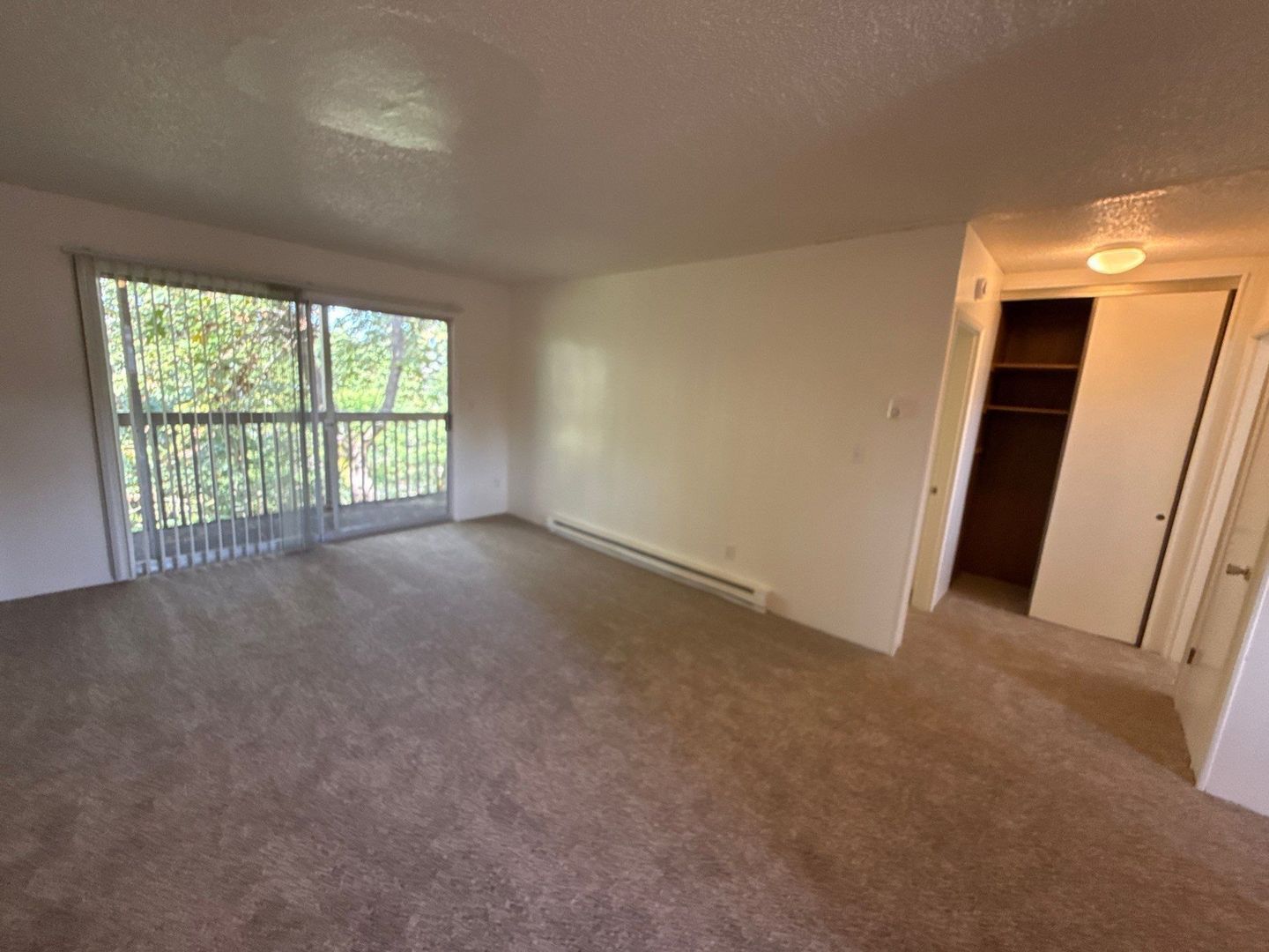 $995 First 3 Months,  SW Dallas 1 Bed 1 Bath 3rd Floor Apartment, W/S/G Paid, AVAILABLE NOW! property image