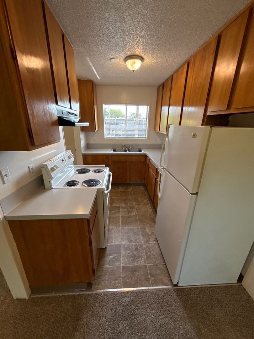 $995 First 3 Months,  SW Dallas 1 Bed 1 Bath 3rd Floor Apartment, W/S/G Paid, AVAILABLE NOW! property image