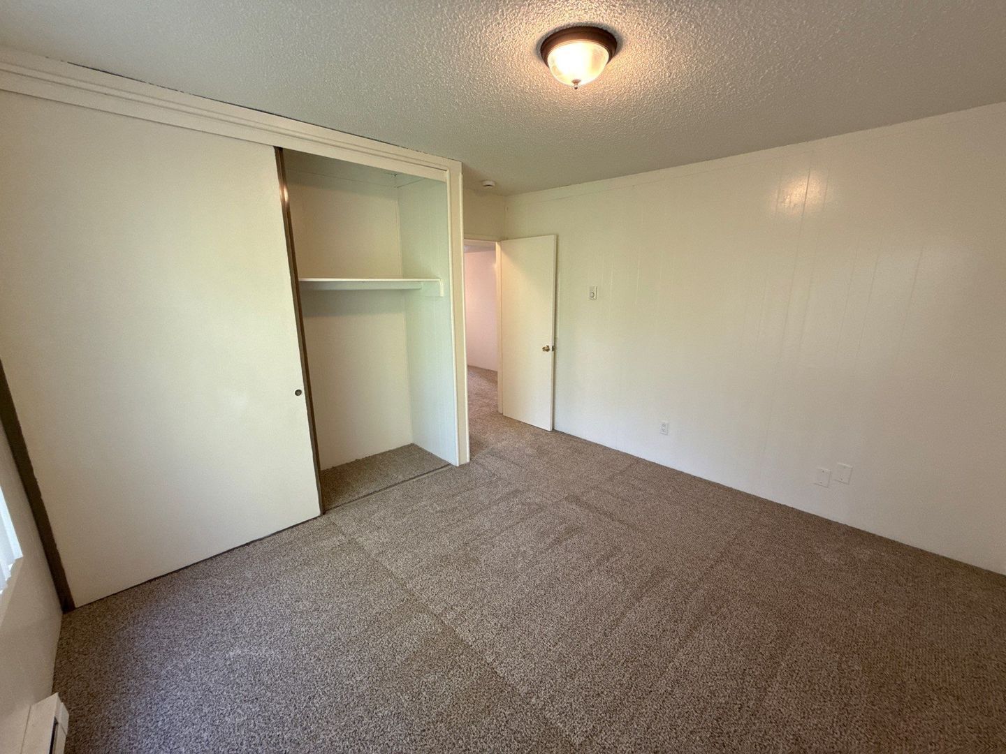 $995 First 3 Months,  SW Dallas 1 Bed 1 Bath 3rd Floor Apartment, W/S/G Paid, AVAILABLE NOW! property image