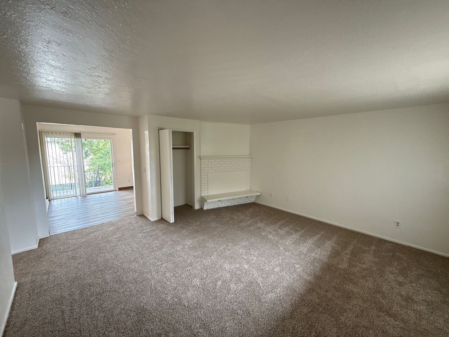 $1,095 First 6 Months, NE Salem 2 Bed 1 Bath 2nd Floor Apartment, W/S/G Paid | AVAILABLE NOW! property image