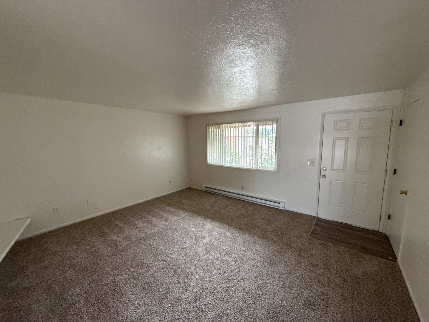 $1,095 First 6 Months, NE Salem 2 Bed 1 Bath 2nd Floor Apartment, W/S/G Paid | AVAILABLE NOW! property image
