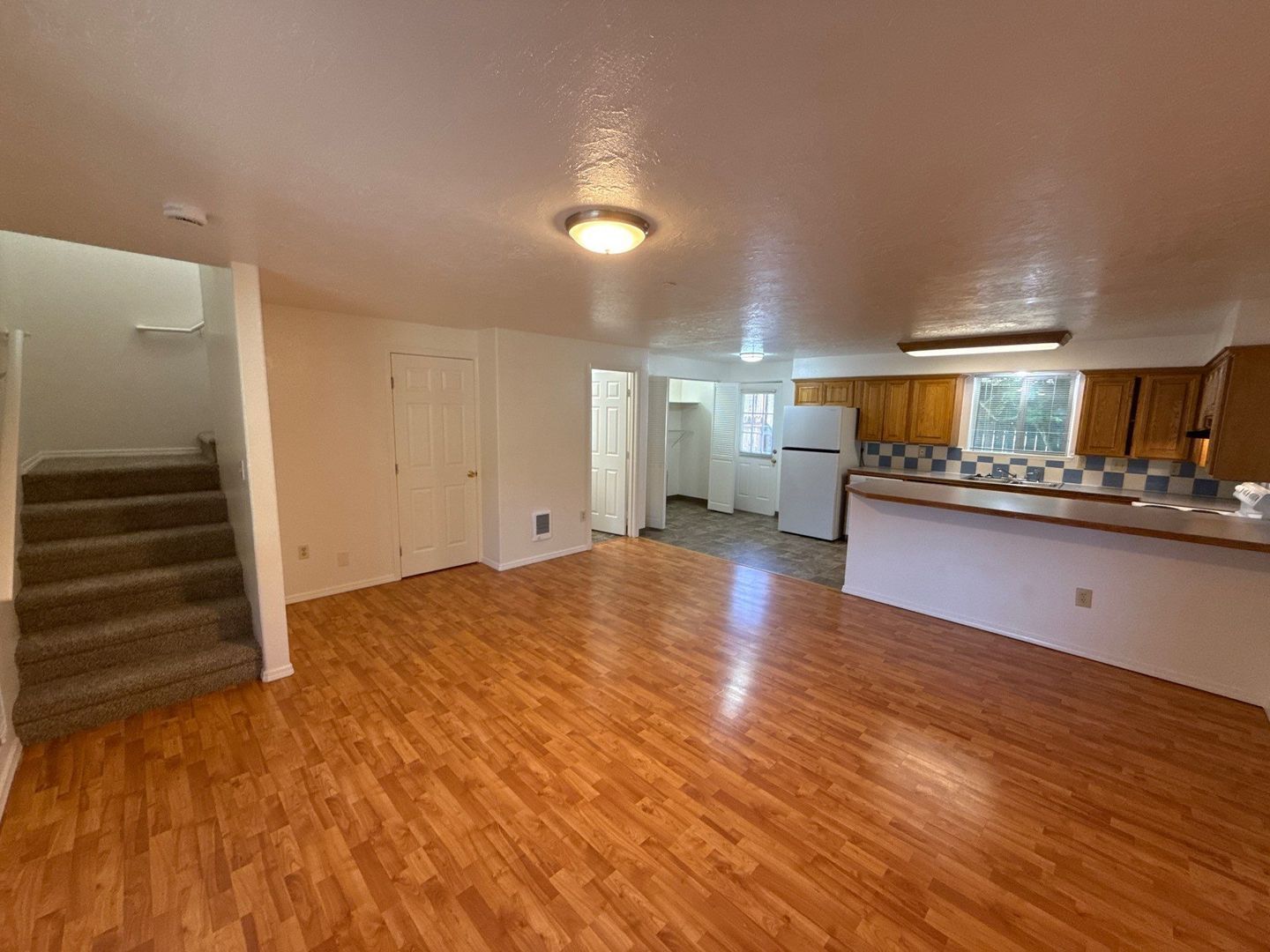 S Salem TownHouse 3 Bed, 1.5 Bath Apartment, W/D Hook-Ups, AVAILABLE NOW! property image