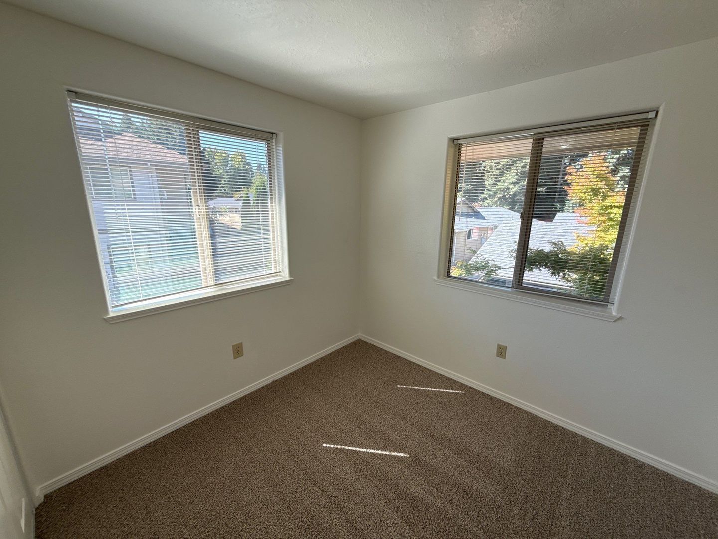 S Salem TownHouse 3 Bed, 1.5 Bath Apartment, W/D Hook-Ups, AVAILABLE NOW! property image