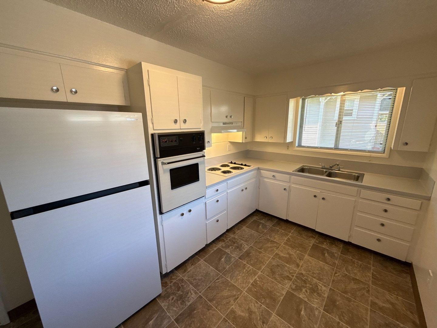 NE Salem, 1 Bed, 1 Bath, Cute Apartment, Single Story Complex, AVAILABLE NOW! property image