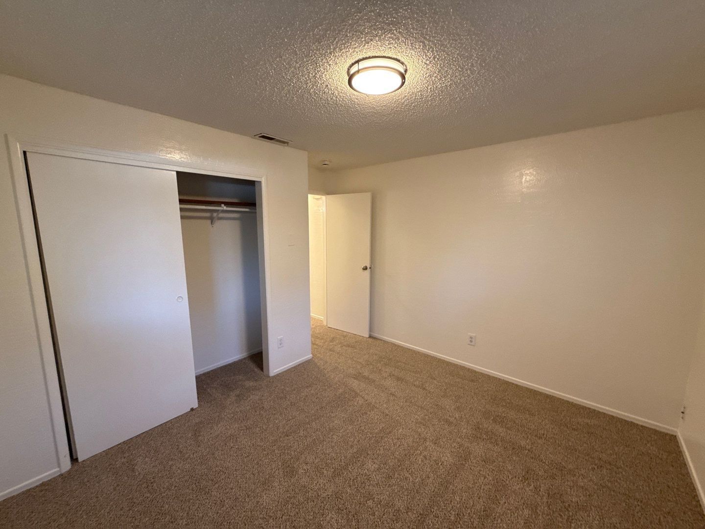 NE Salem, 1 Bed, 1 Bath, Cute Apartment, Single Story Complex, AVAILABLE NOW! property image