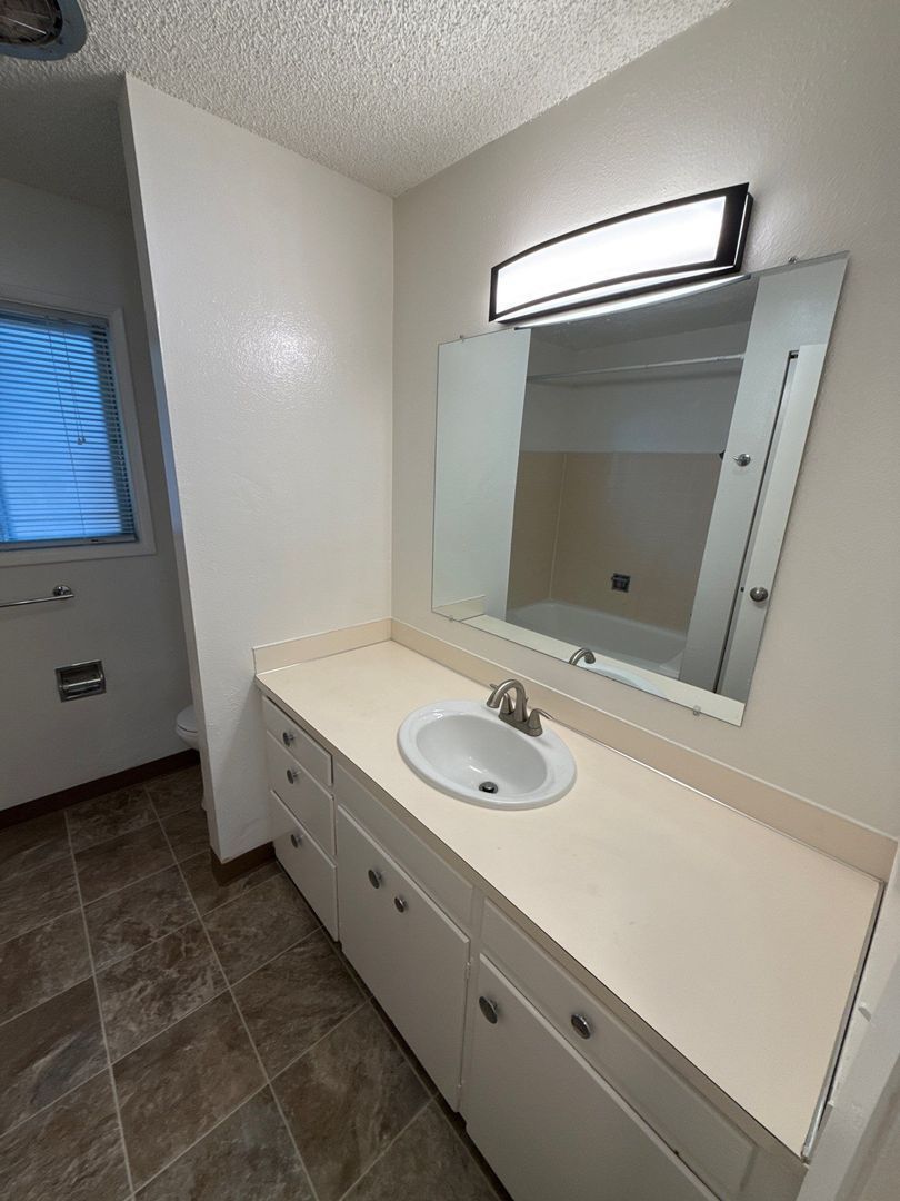 NE Salem, 1 Bed, 1 Bath, Cute Apartment, Single Story Complex, AVAILABLE NOW! property image