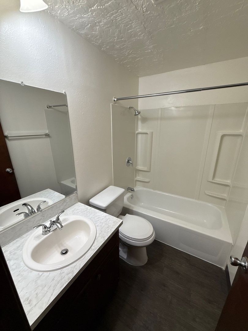 Spacious SE Salem, 2 Bed, 1 Bath, 1st Floor Apartment, With Patio, AVAILABLE NOW! property image