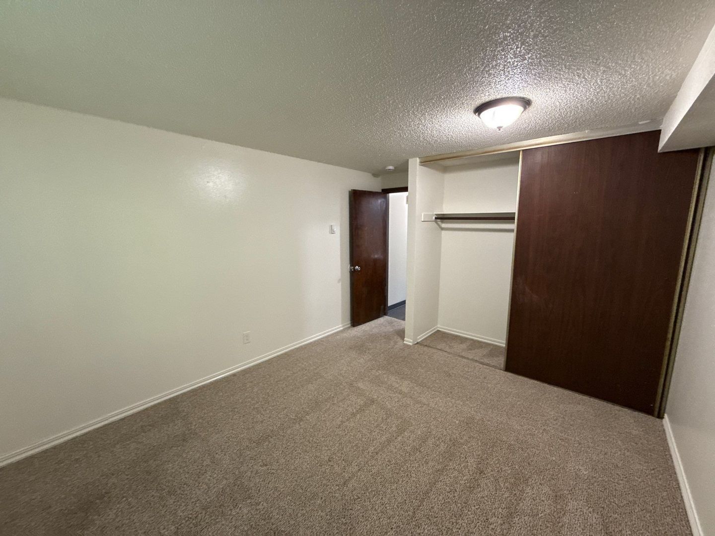 Spacious SE Salem, 2 Bed, 1 Bath, 1st Floor Apartment, With Patio, AVAILABLE NOW! property image