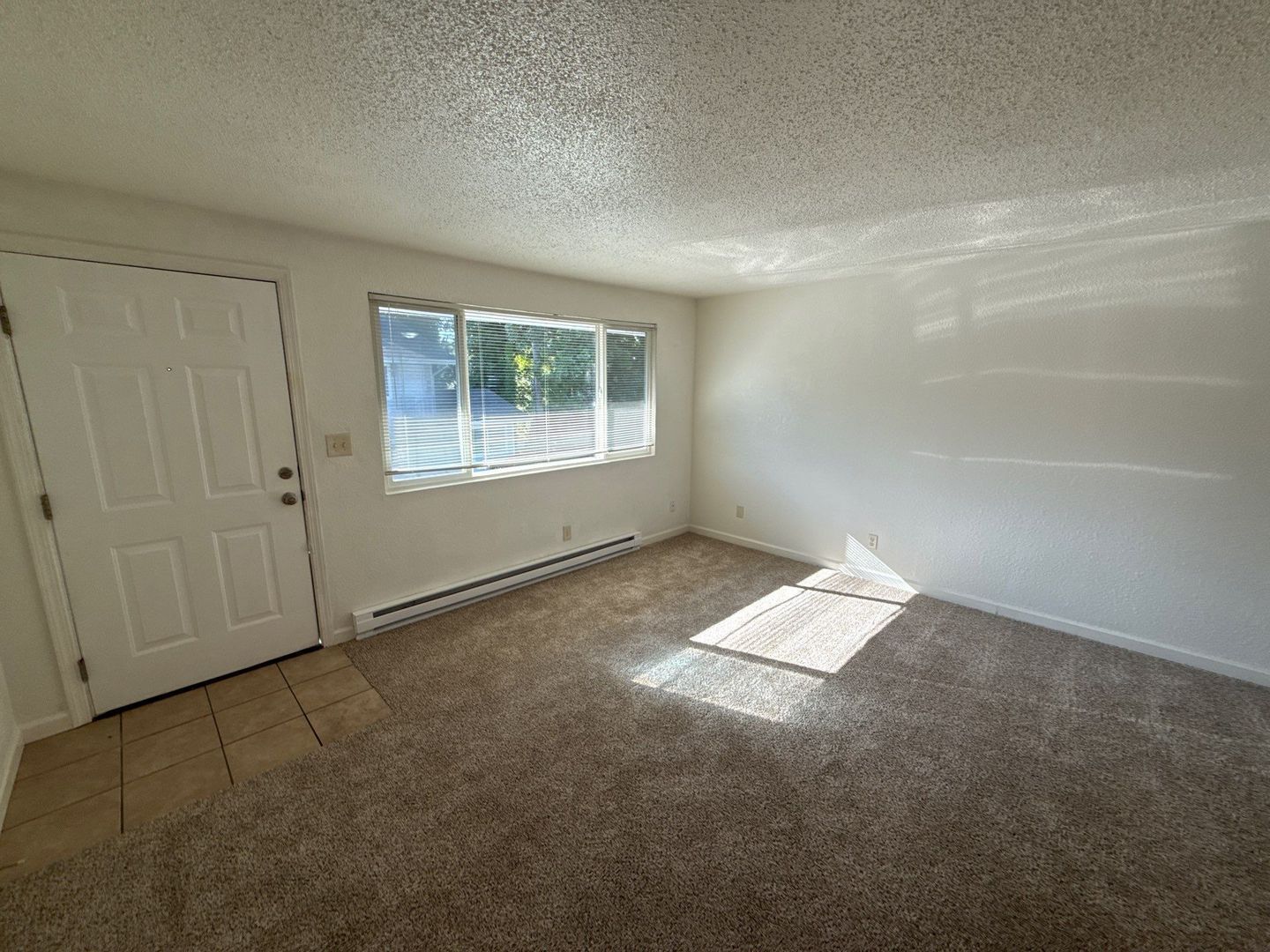 SW Albany 1 Bed, 1 Bath, 2nd Floor Apartment, Laundry On-Site, AVAILABLE NOW! property image