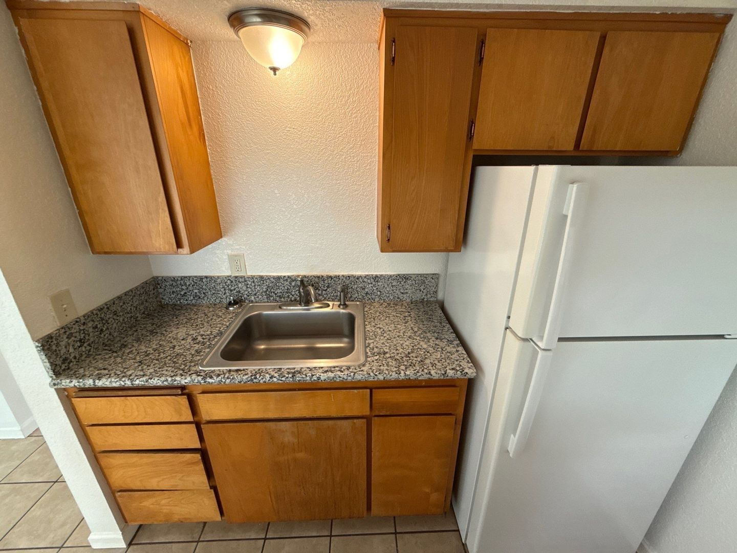 SW Albany 1 Bed, 1 Bath, 2nd Floor Apartment, Laundry On-Site, AVAILABLE NOW! property image