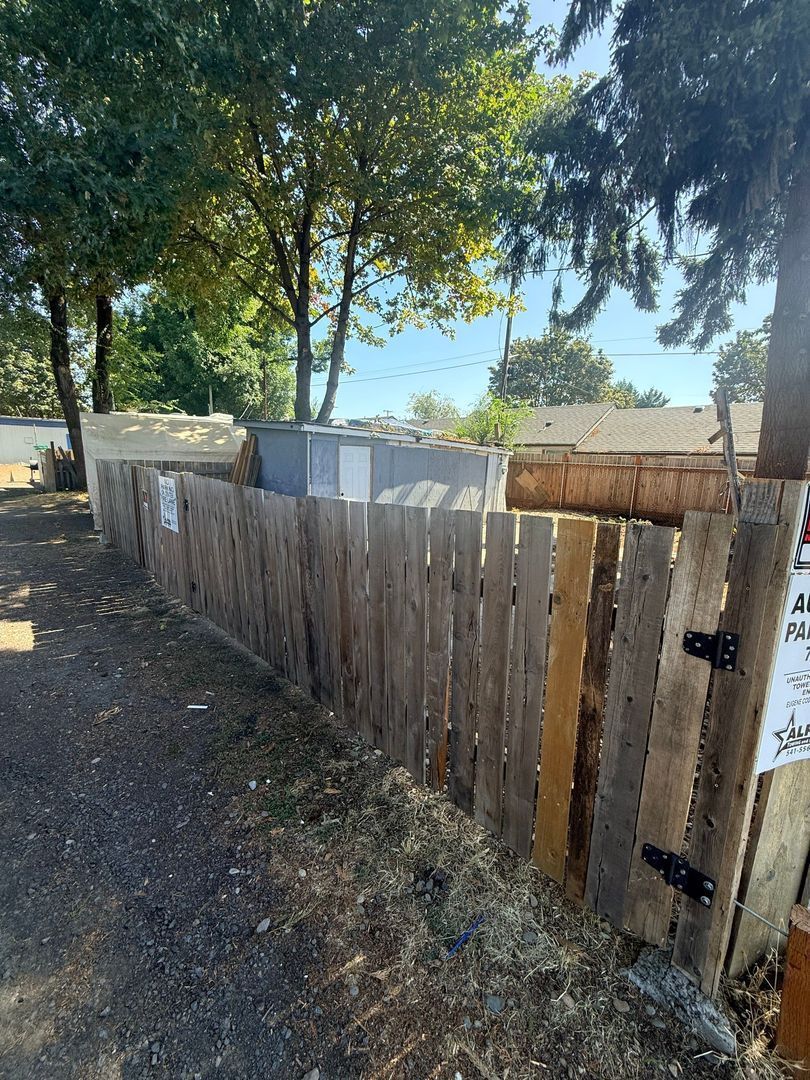 Convenient RV Space in Eugene – Available Now! (Water, Sewer & Garbage Included) property image