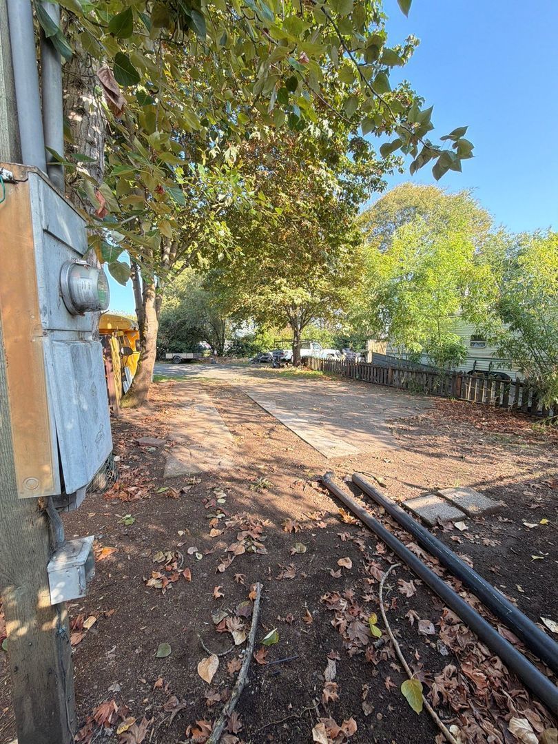 Convenient RV Space in Eugene – Available Now! (Water, Sewer & Garbage Included) property image