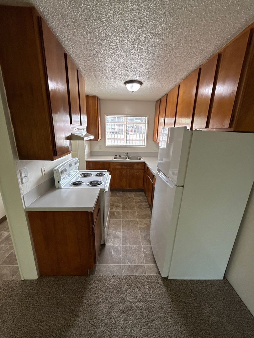 $1,095 First 3 Months, SW Dallas 2 Bed 1 Bath 1st Floor Apartment, W/S/G Paid, AVAILABLE NOW! property image
