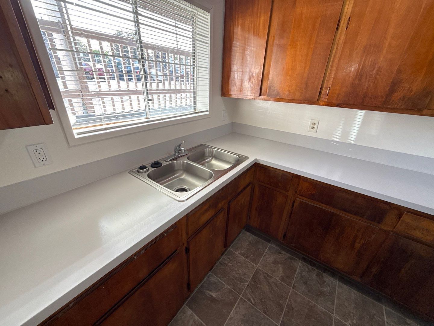 $1,095 First 3 Months, SW Dallas 2 Bed 1 Bath 1st Floor Apartment, W/S/G Paid, AVAILABLE NOW! property image