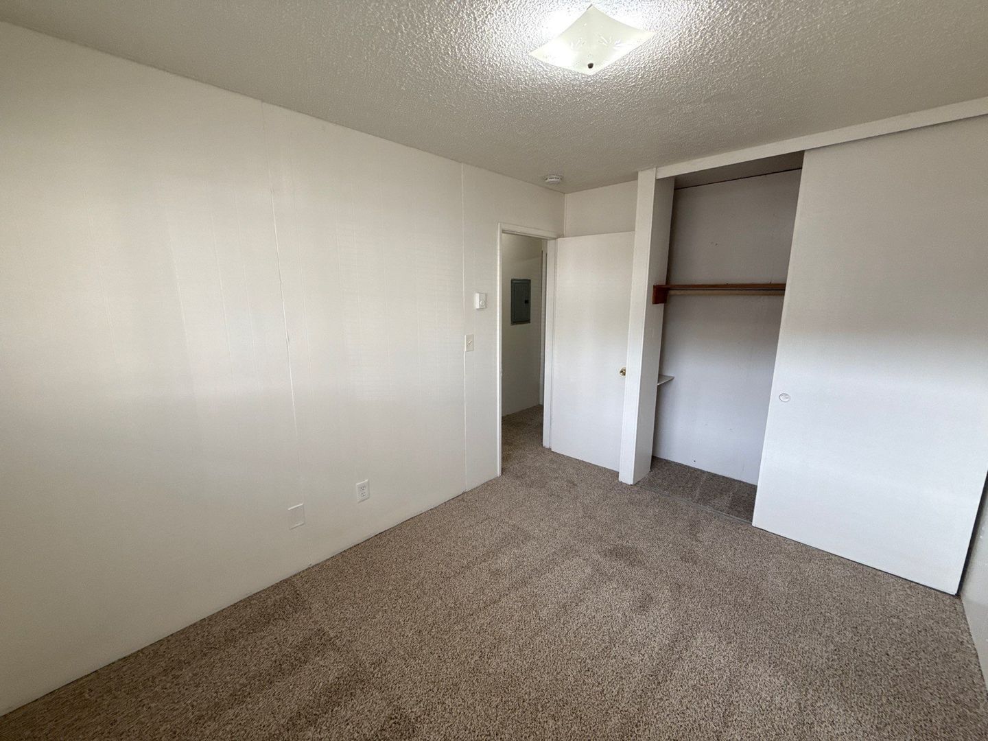 $1,095 First 3 Months, SW Dallas 2 Bed 1 Bath 1st Floor Apartment, W/S/G Paid, AVAILABLE NOW! property image