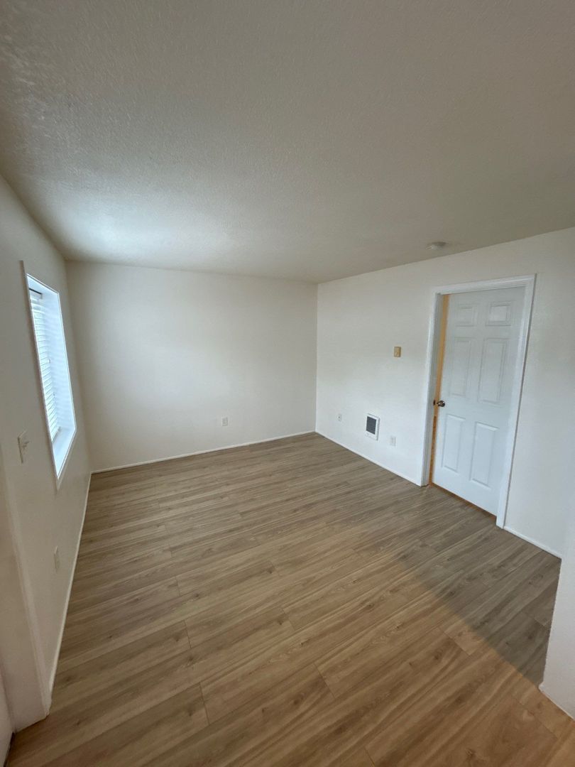$925 First 3 Months, SE Salem, 1 Bed 1 Bath, Apartment Complex, AVAILABLE NOW! property image