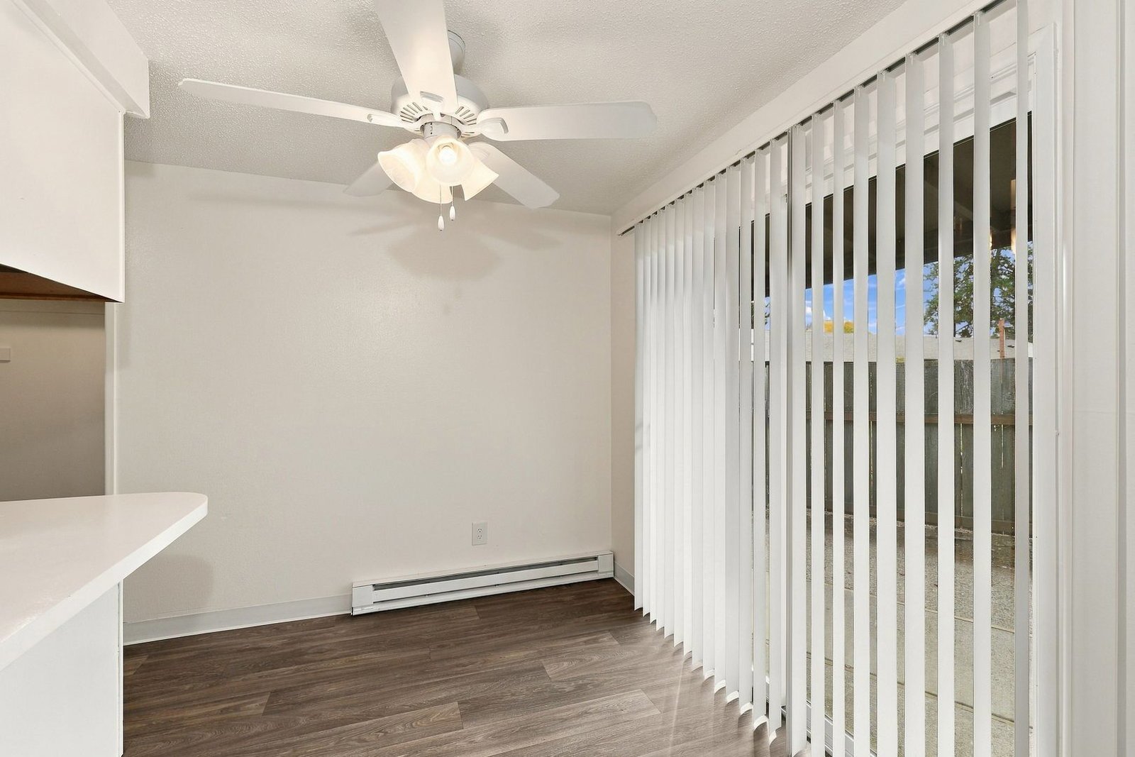 SE Salem 2 Bed 1 Bath 1 Story Complex, AVAILABLE NOW! property image