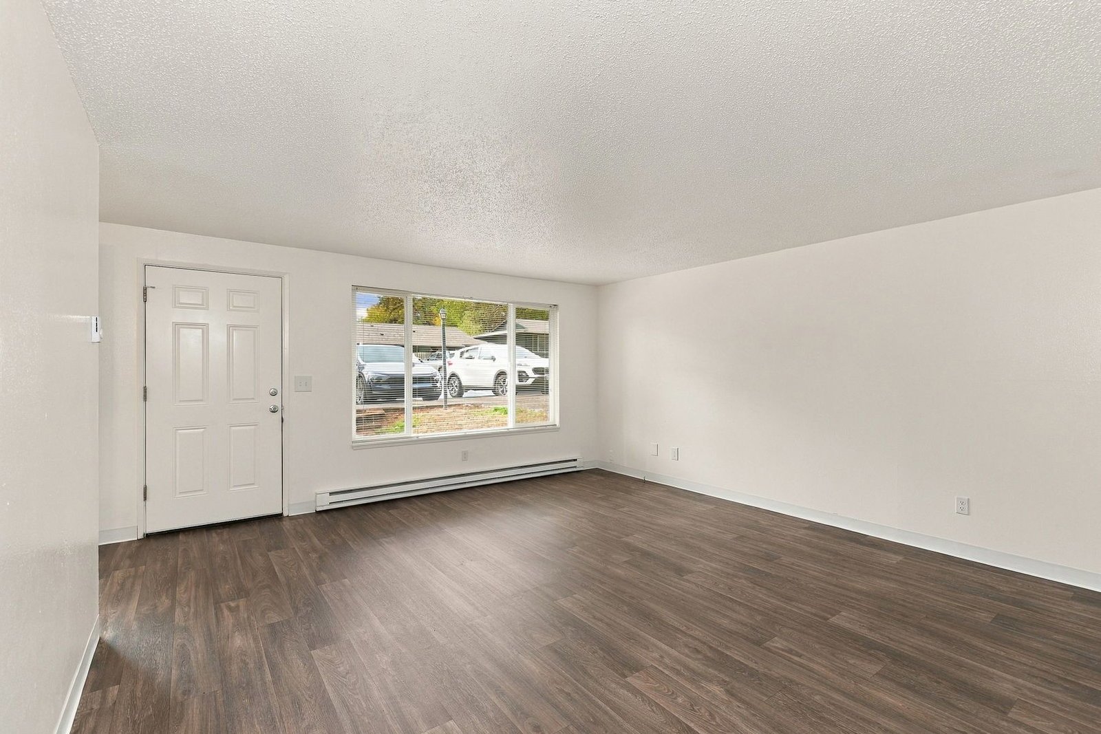 SE Salem 2 Bed 1 Bath 1 Story Complex, AVAILABLE NOW! property image
