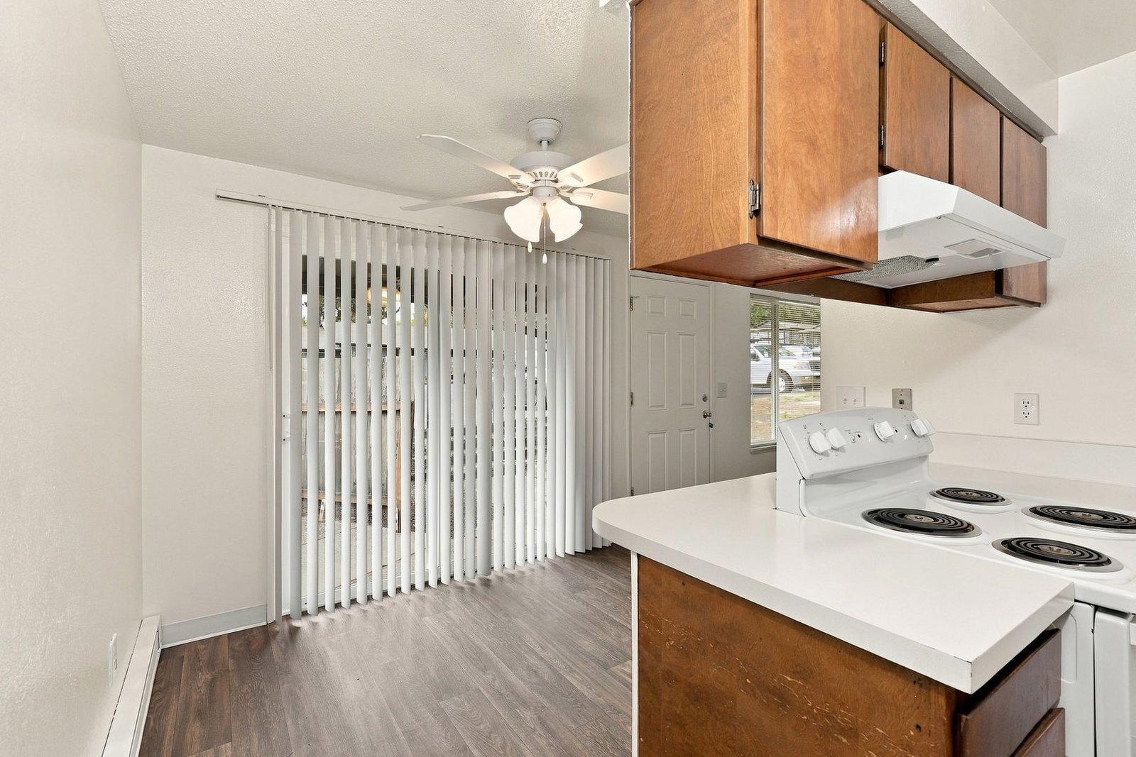 SE Salem 2 Bed 1 Bath 1 Story Complex, AVAILABLE NOW! property image