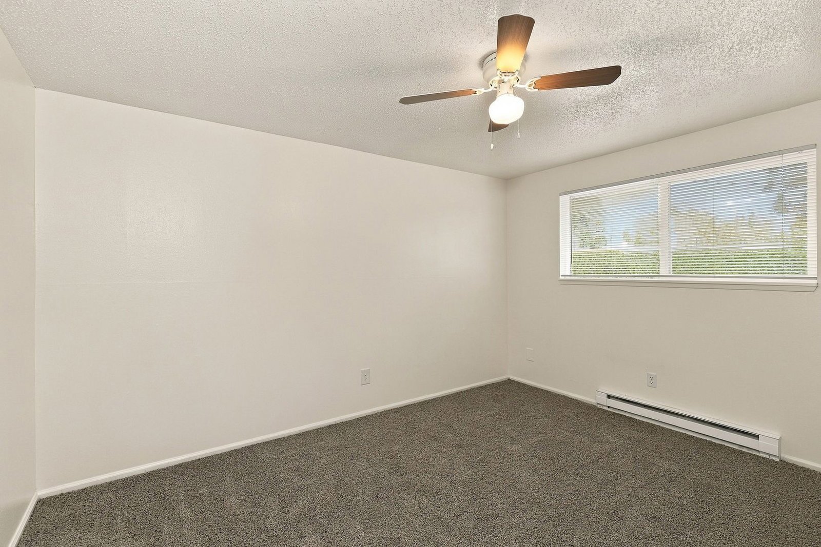 SE Salem 2 Bed 1 Bath 1 Story Complex, AVAILABLE NOW! property image