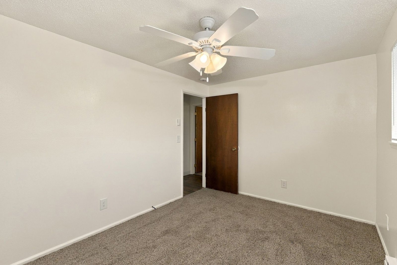 SE Salem 2 Bed 1 Bath 1 Story Complex, AVAILABLE NOW! property image