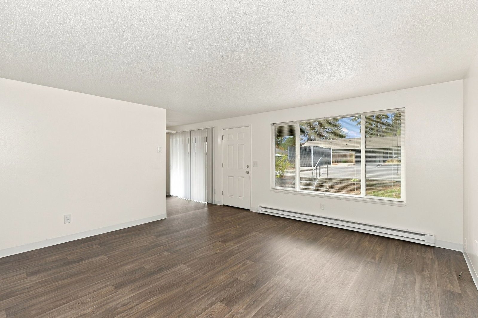 SE Salem 2 Bed 1 Bath 1 Story Complex, AVAILABLE NOW! property image
