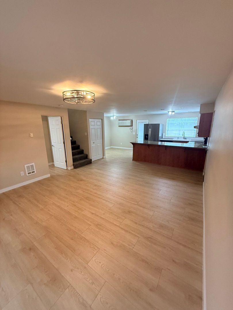 Harrisburg 3 Bed, 1.5 Bath,Fully Fenced Backyard & Private Patio, AVAILABLE NOW! property image
