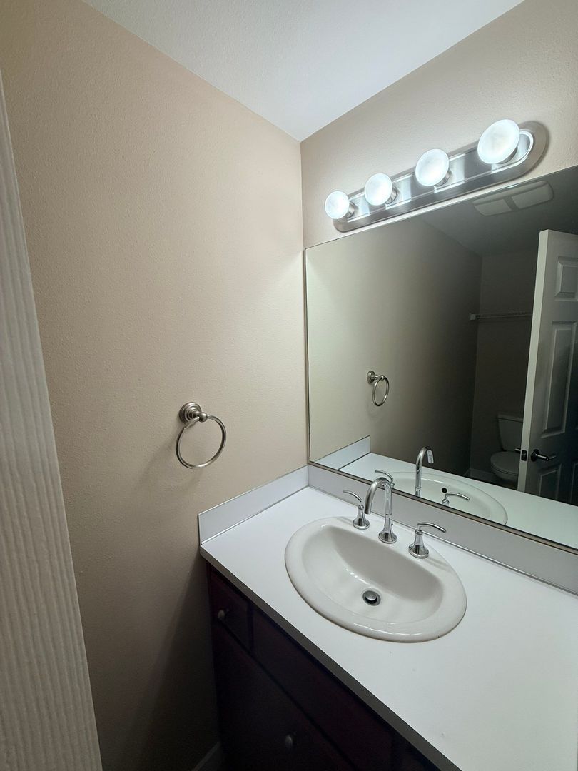 Harrisburg 3 Bed, 1.5 Bath,Fully Fenced Backyard & Private Patio, AVAILABLE NOW! property image