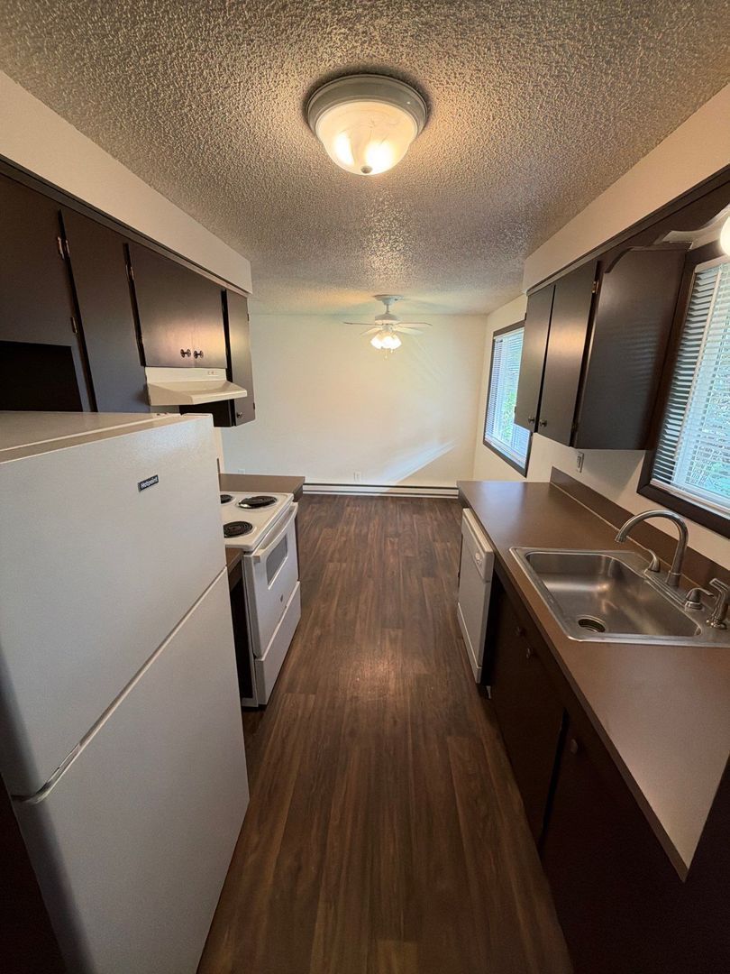 SE Salem 2 Bed, 1 Bath, 1st Floor Apartment, AVAILABLE NOW! property image
