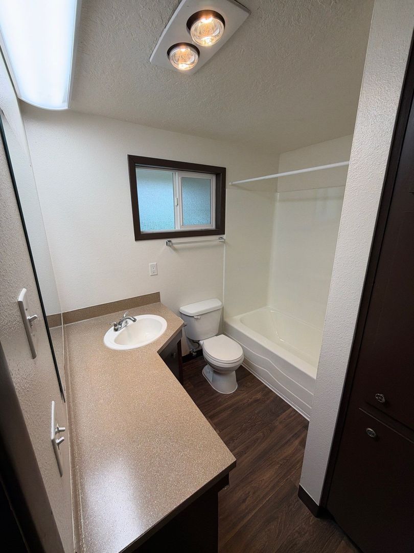 SE Salem 2 Bed, 1 Bath, 1st Floor Apartment, AVAILABLE NOW! property image