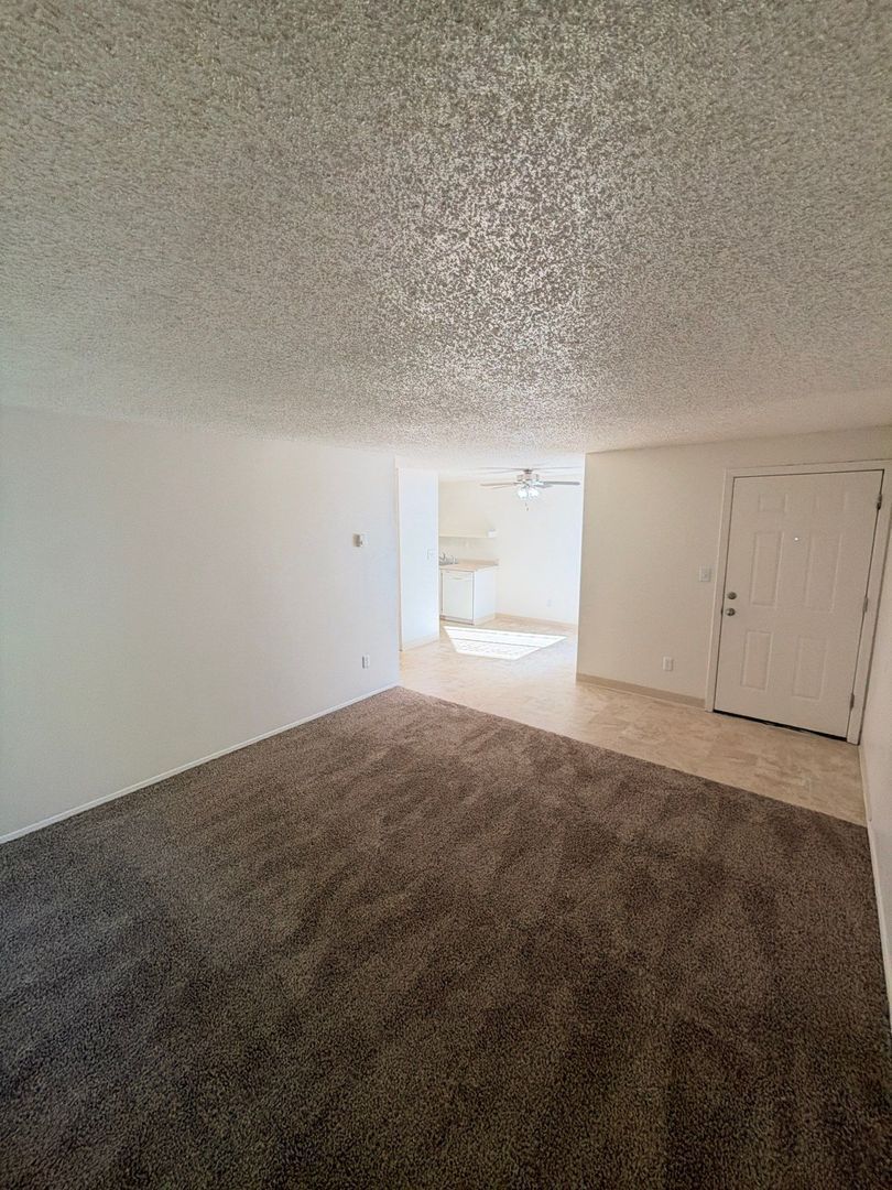 $1,045 First 3 Months, NW Salem, 2 Bed, 1 Bath, Spacious 2nd Floor Apartment, Pets are Welcome, AVAILABLE NOW! property image