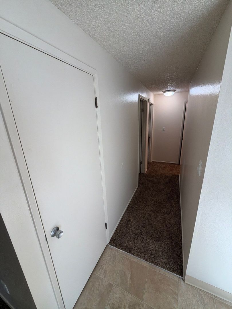 $1,045 First 3 Months, NW Salem, 2 Bed, 1 Bath, Spacious 2nd Floor Apartment, Pets are Welcome, AVAILABLE NOW! property image