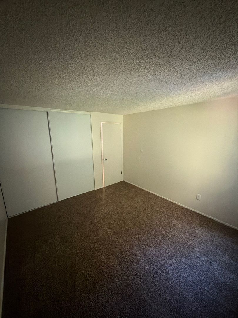 $1,045 First 3 Months, NW Salem, 2 Bed, 1 Bath, Spacious 2nd Floor Apartment, Pets are Welcome, AVAILABLE NOW! property image