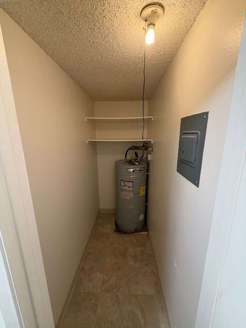 $1,045 First 3 Months, NW Salem, 2 Bed, 1 Bath, Spacious 2nd Floor Apartment, Pets are Welcome, AVAILABLE NOW! property image