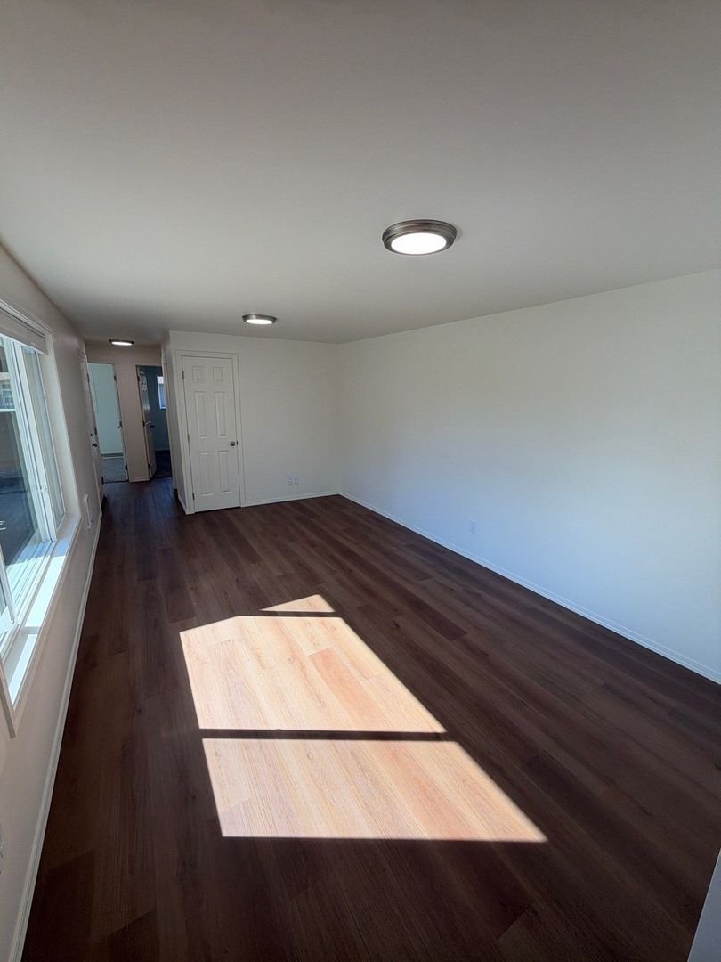 AVAILABLE NOW Corvallis! Be the First to Snag this Beautifully Fully Remodeled 2 Bed, 1 Bath unit with convenient in-unit Washer & Dryer. property image