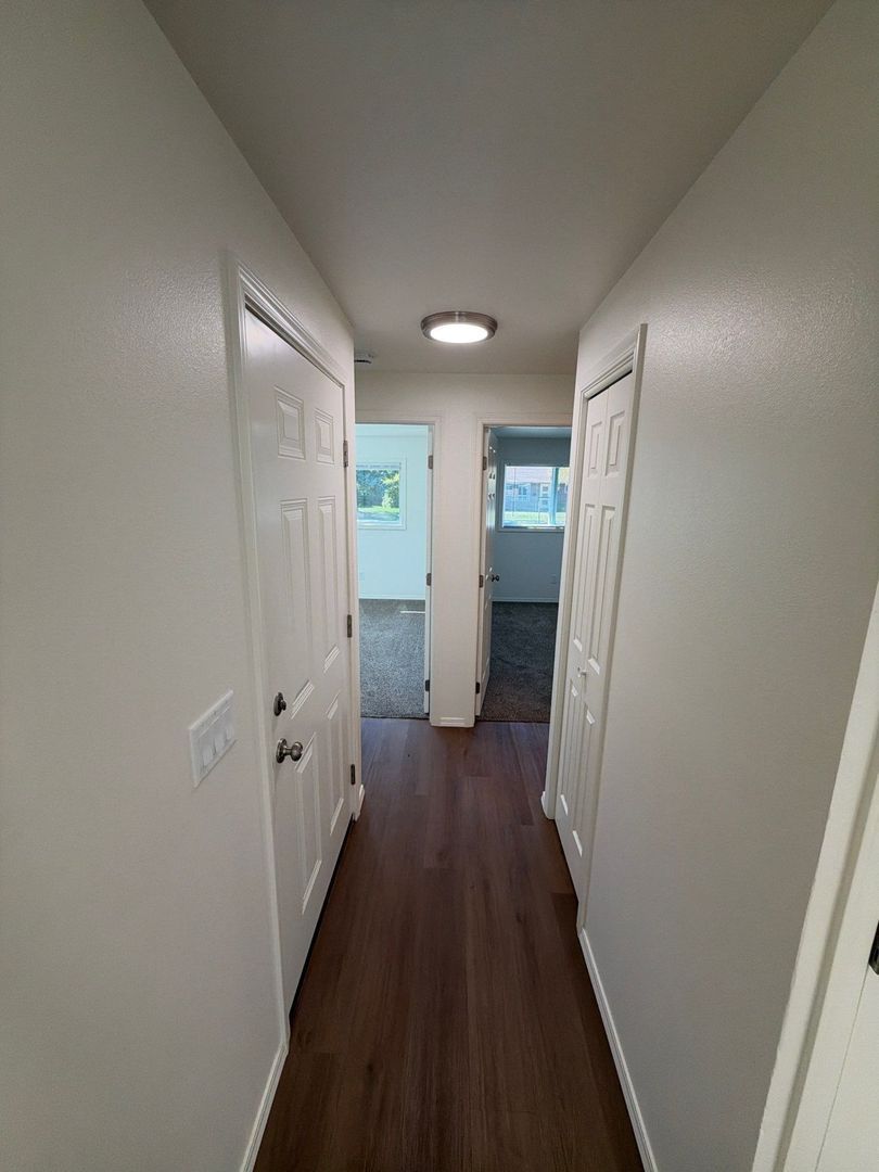AVAILABLE NOW Corvallis! Be the First to Snag this Beautifully Fully Remodeled 2 Bed, 1 Bath unit with convenient in-unit Washer & Dryer. property image