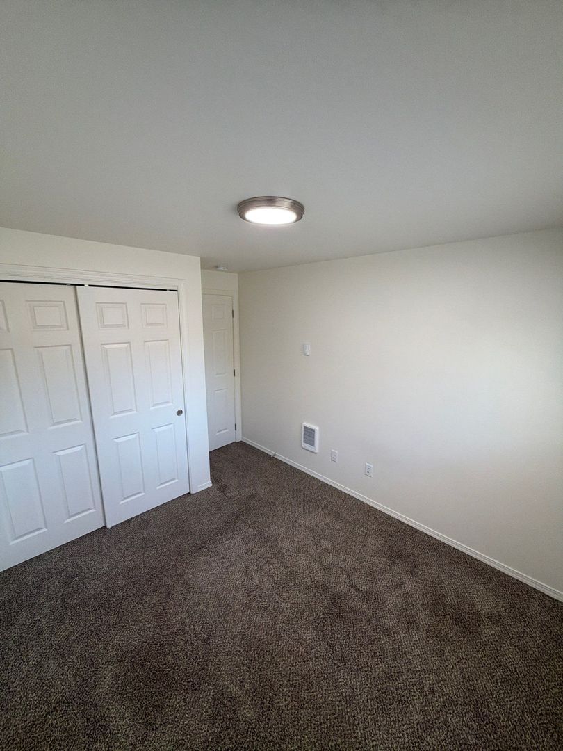 AVAILABLE NOW Corvallis! Be the First to Snag this Beautifully Fully Remodeled 2 Bed, 1 Bath unit with convenient in-unit Washer & Dryer. property image