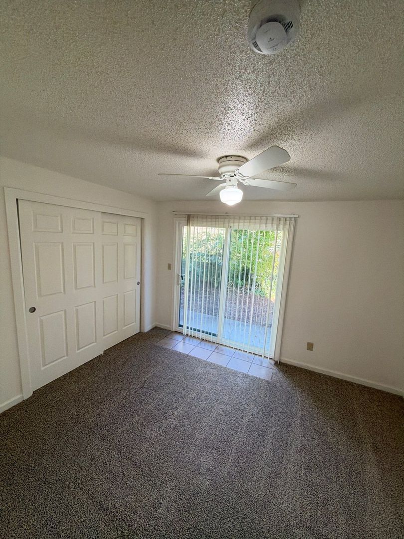 SW Albany, 1 Bed, 1 Bath, Spacious 1st Floor Apartment, Flat Fee for W/S/G, AVAILABLE NOW! property image