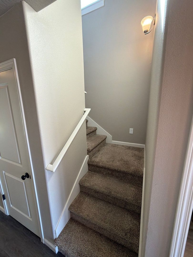 AVAILABLE NOW in Eugene! | Spacious 4 BD / 2.5 BA Single Family Home | Pets Welcome! property image