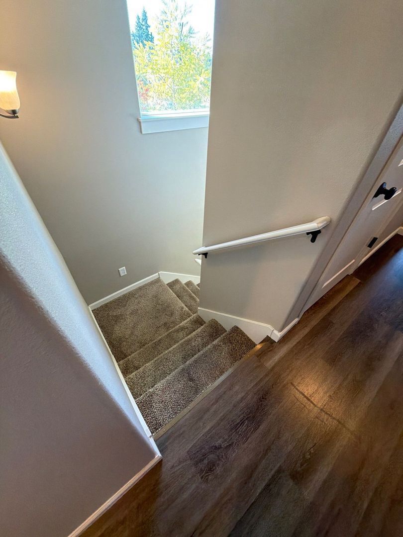 AVAILABLE NOW in Eugene! | Spacious 4 BD / 2.5 BA Single Family Home | Pets Welcome! property image
