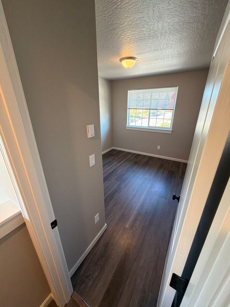 AVAILABLE NOW in Eugene! | Spacious 4 BD / 2.5 BA Single Family Home | Pets Welcome! property image