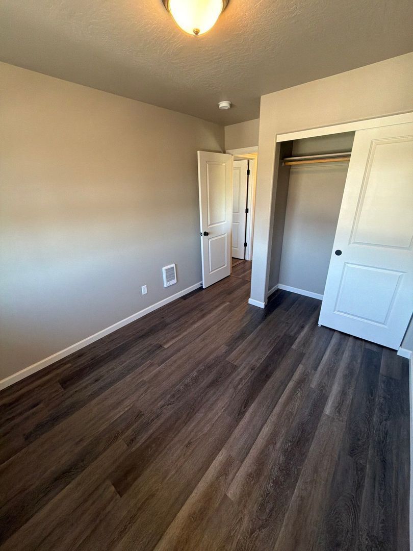 AVAILABLE NOW in Eugene! | Spacious 4 BD / 2.5 BA Single Family Home | Pets Welcome! property image