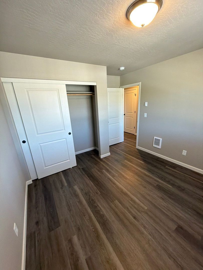 AVAILABLE NOW in Eugene! | Spacious 4 BD / 2.5 BA Single Family Home | Pets Welcome! property image