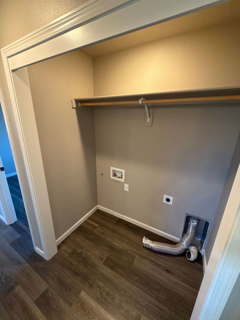 AVAILABLE NOW in Eugene! | Spacious 4 BD / 2.5 BA Single Family Home | Pets Welcome! property image