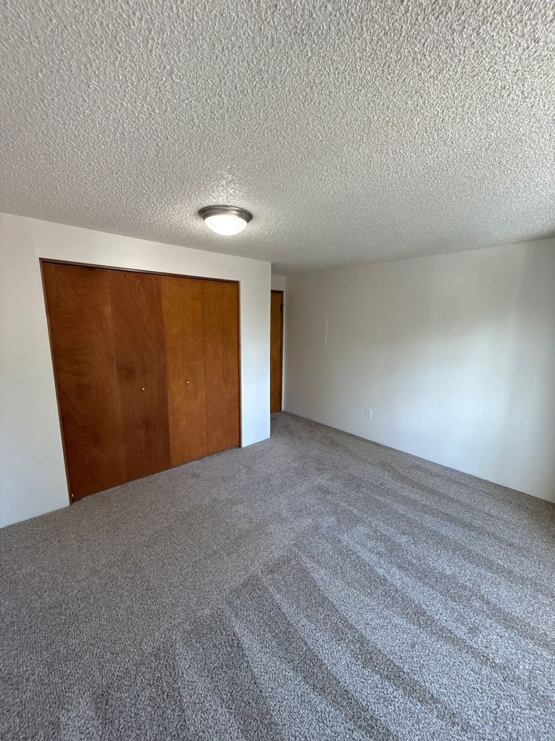 NW Salem, 1 Bed, 1 Bath, 2nd Floor Apartment, W/S/G Paid, AVAILABLE NOW! property image